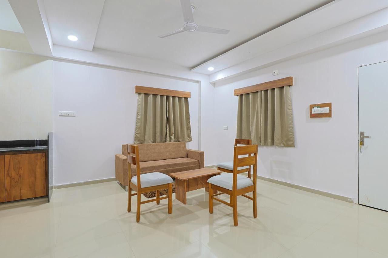 Hotel Monville Group Vadodara Esterno foto