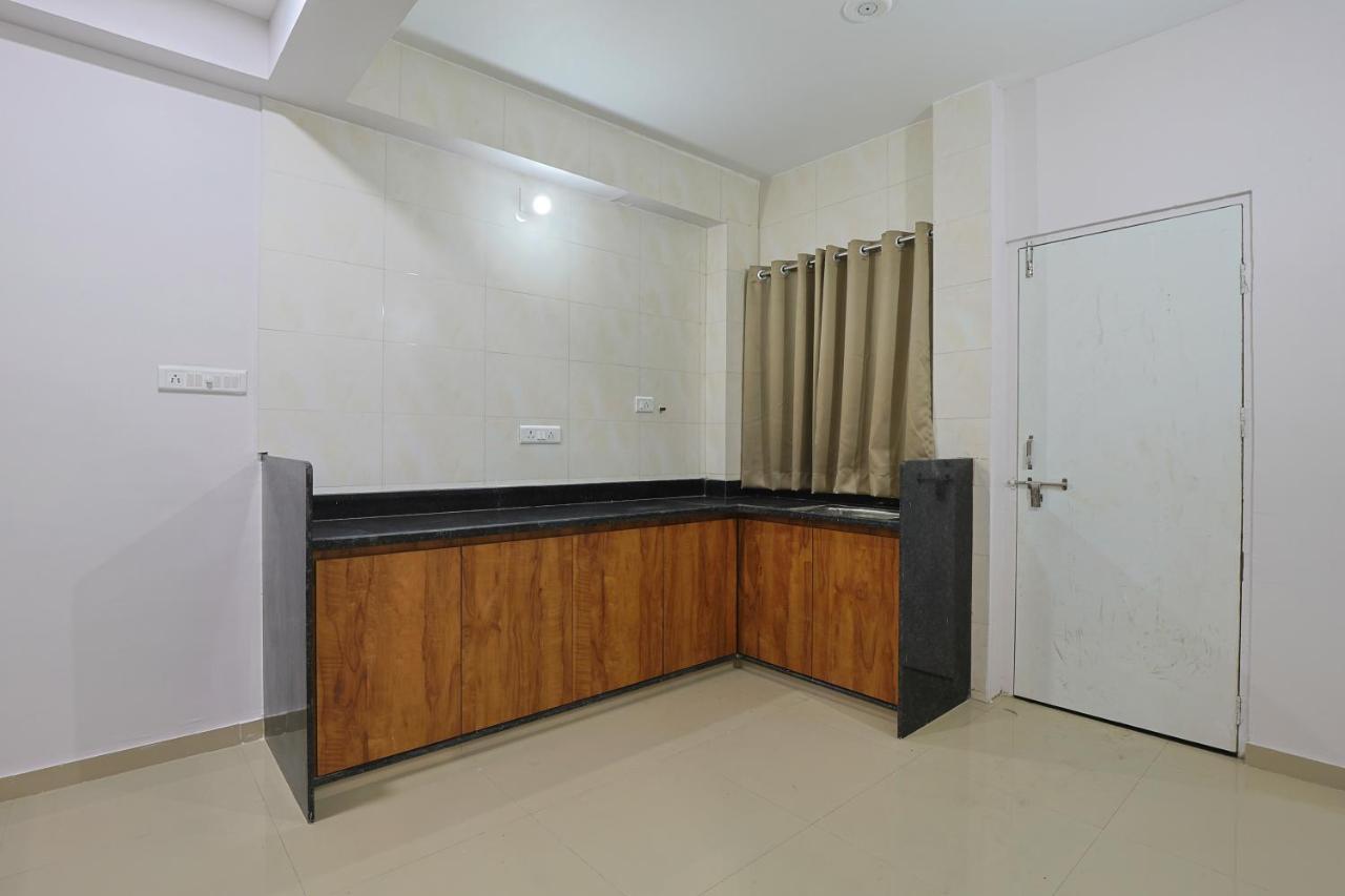 Hotel Monville Group Vadodara Esterno foto