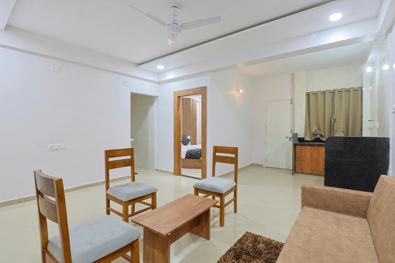 Hotel Monville Group Vadodara Esterno foto