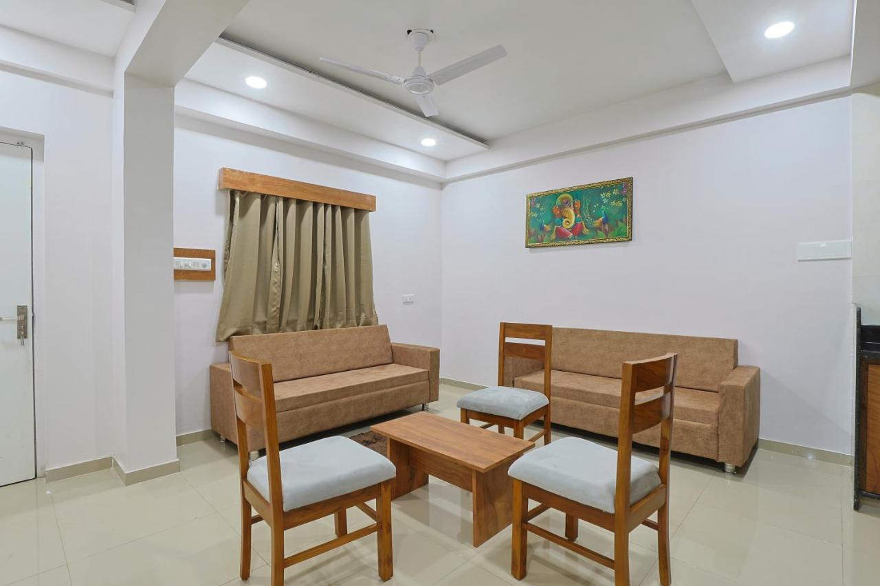 Hotel Monville Group Vadodara Esterno foto
