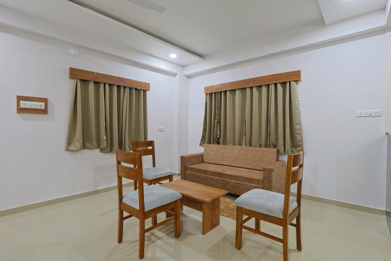 Hotel Monville Group Vadodara Esterno foto