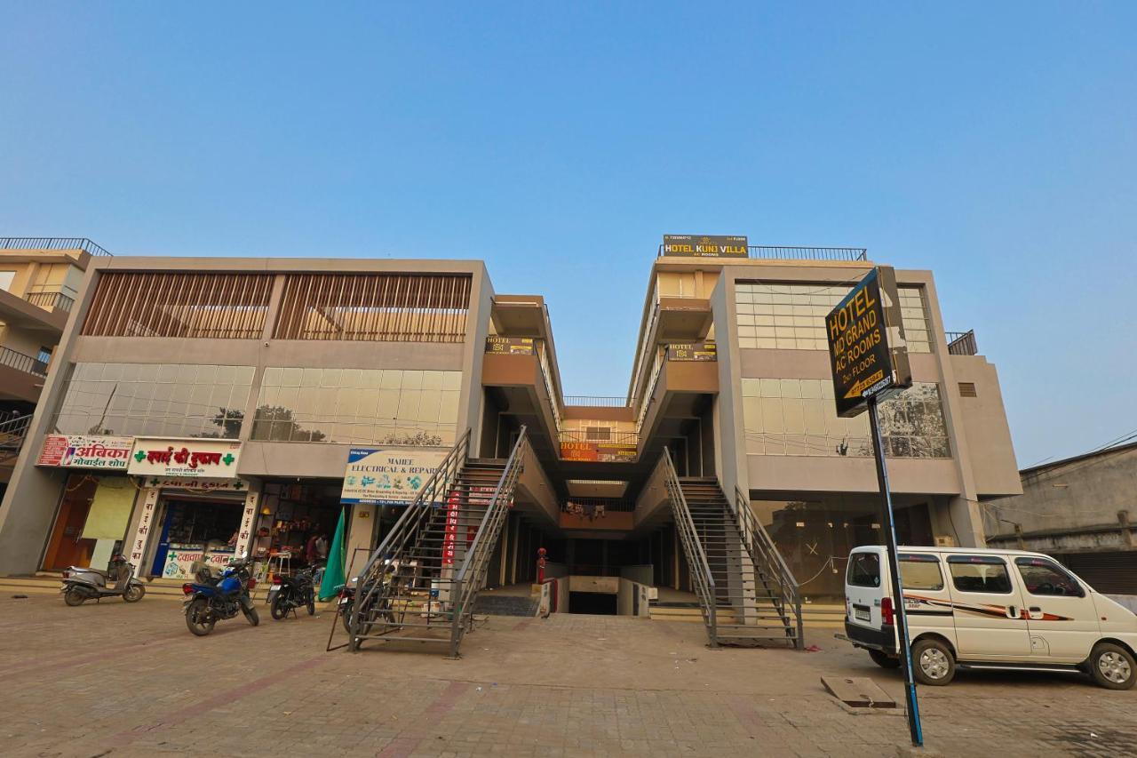 Hotel Monville Group Vadodara Esterno foto